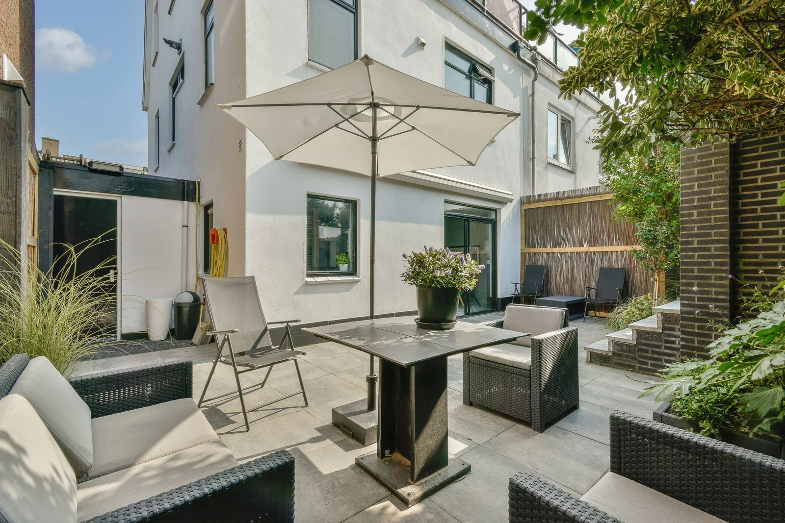 deck or patio home renovation Vancouver
